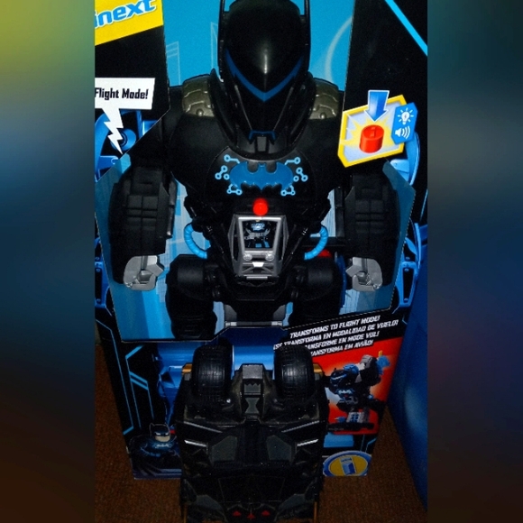 NEW $130 to $170 GIANT BATMAN ROBOT REMOTE TALKING SHOOTING+BATCAR - Picture 2 of 13